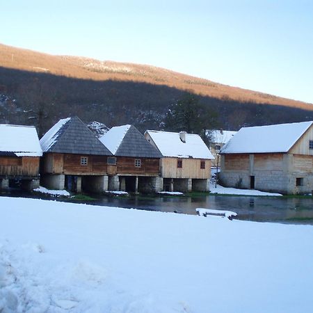 Hotel Mirni Kutak Otočac Екстериор снимка