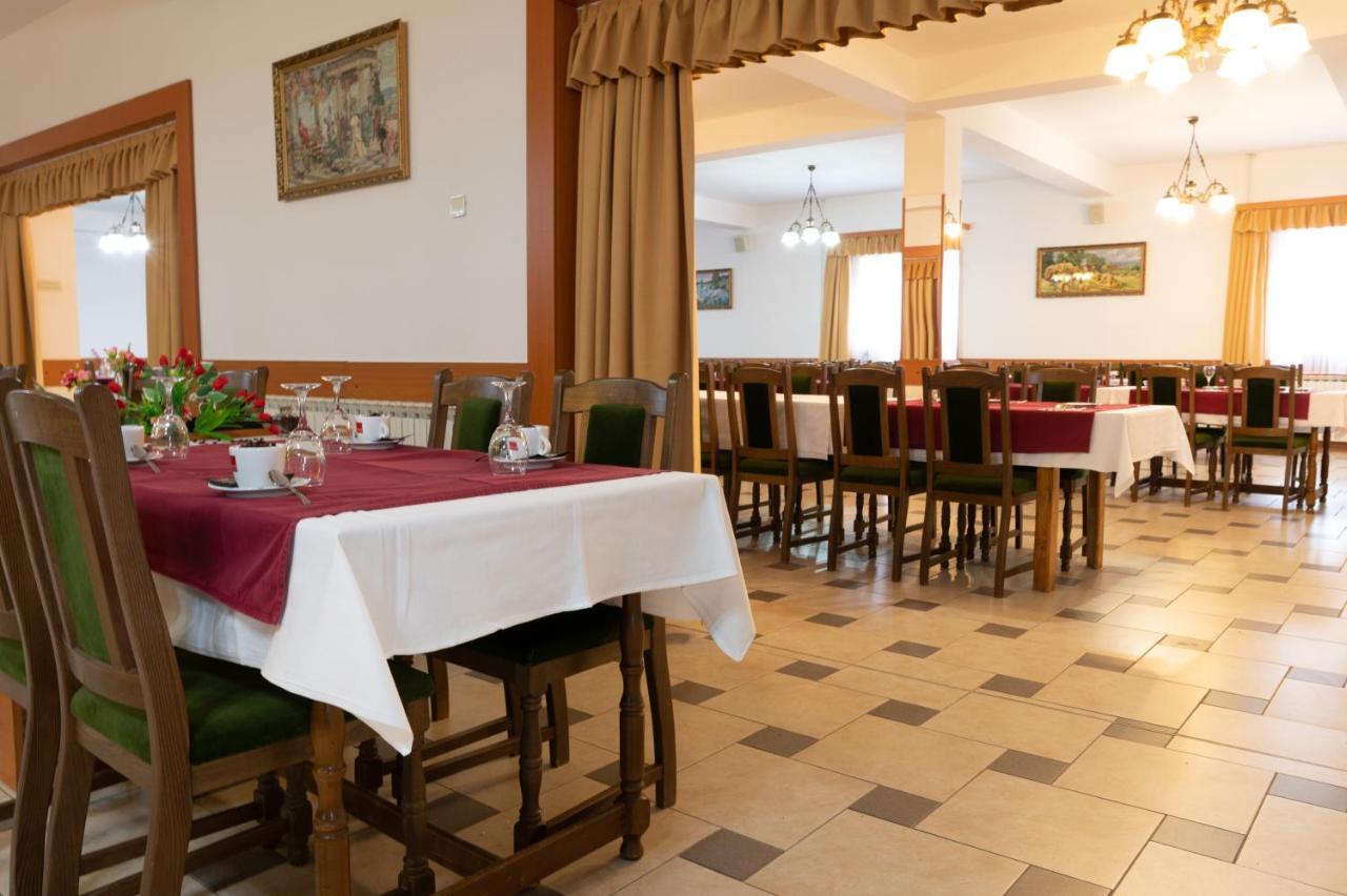 Hotel Mirni Kutak Otočac Екстериор снимка