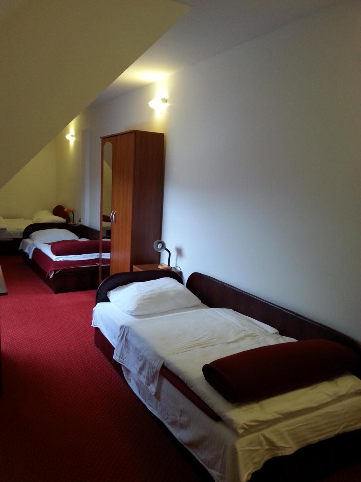 Hotel Mirni Kutak Otočac Стая снимка