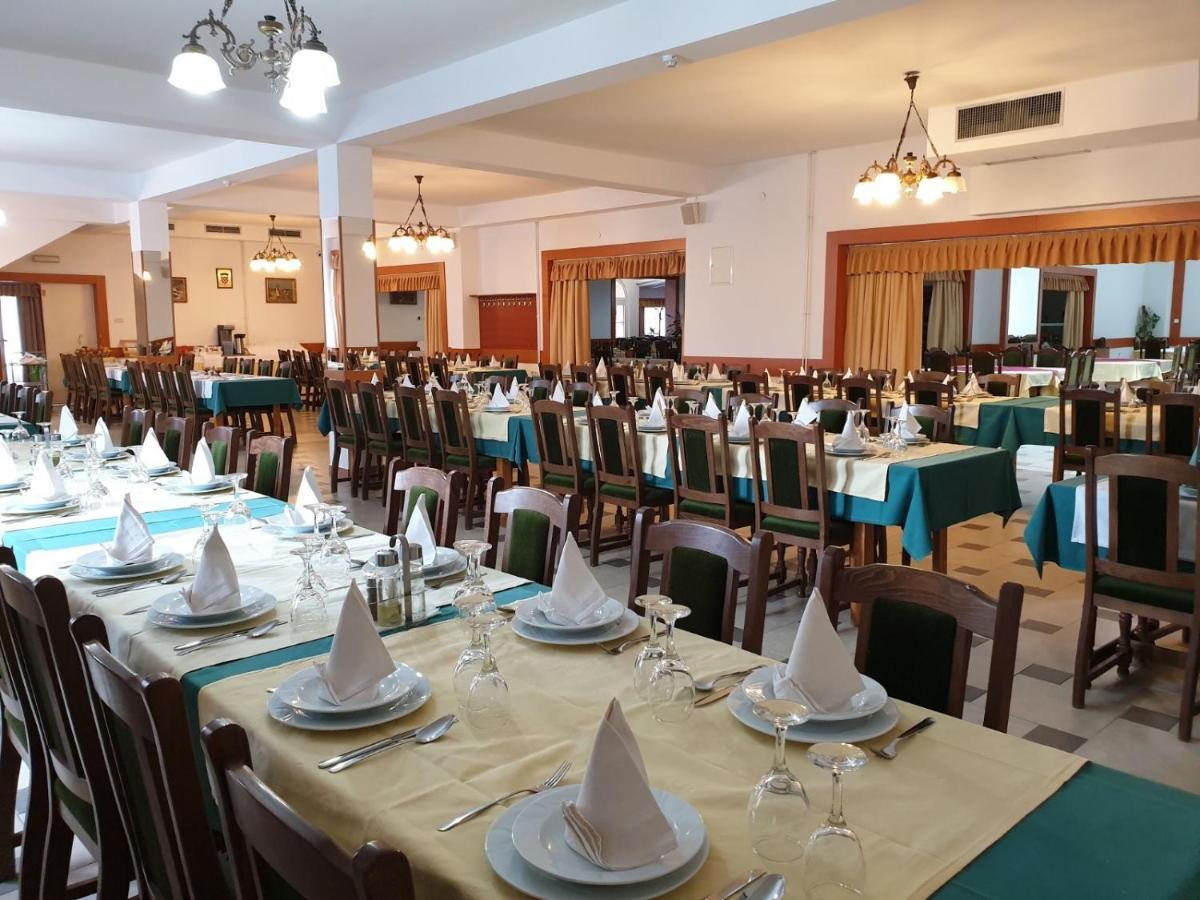 Hotel Mirni Kutak Otočac Екстериор снимка